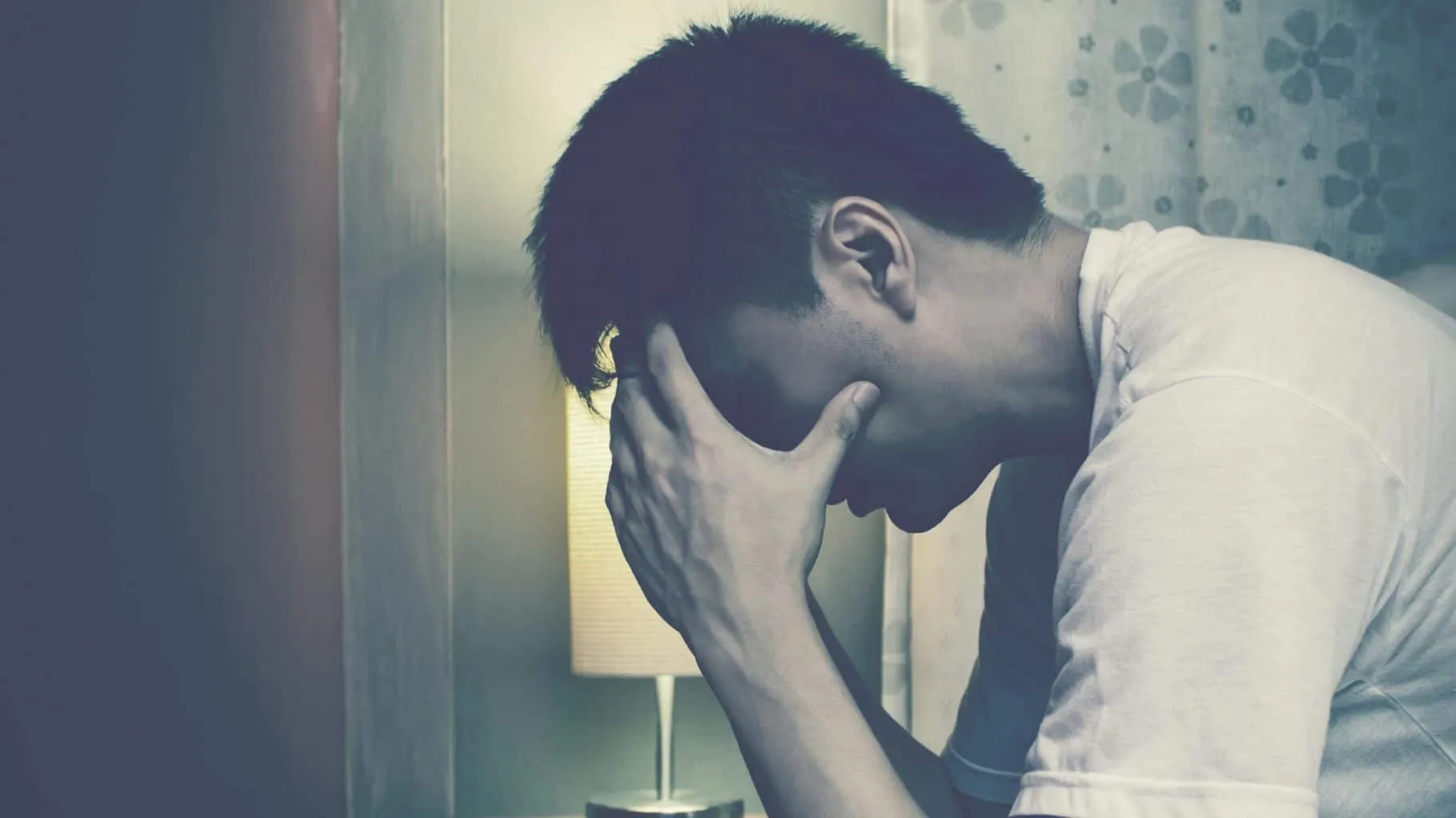 Photo of a man who may be suffering from a psychological injury. Psychological injuries include Post-Traumatic Stress Disorder (PTSD). Consult a knowledgeable, experienced psychological injury lawyer like Joseph A. Nagy, personal injury lawyer Edmonton, if you suffer from a psychological injury.